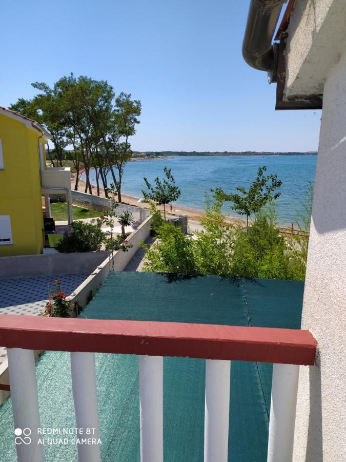 Apartman Joy Nin Extérieur photo