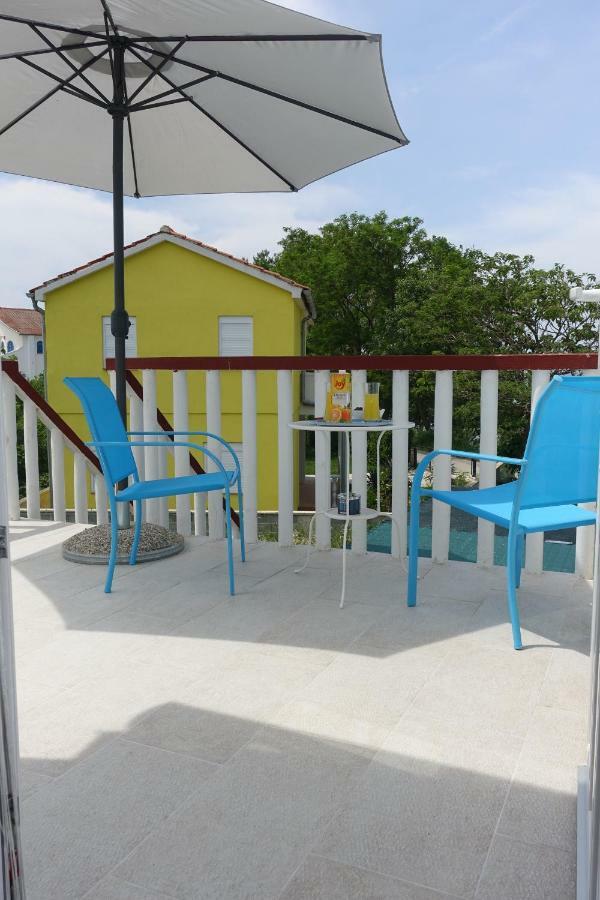 Apartman Joy Nin Extérieur photo