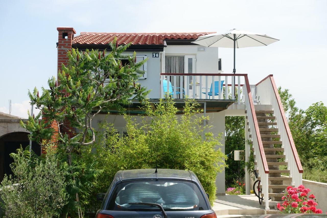 Apartman Joy Nin Extérieur photo